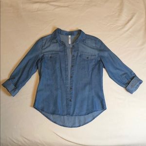 NWOT Women’s chambray button down top size S
